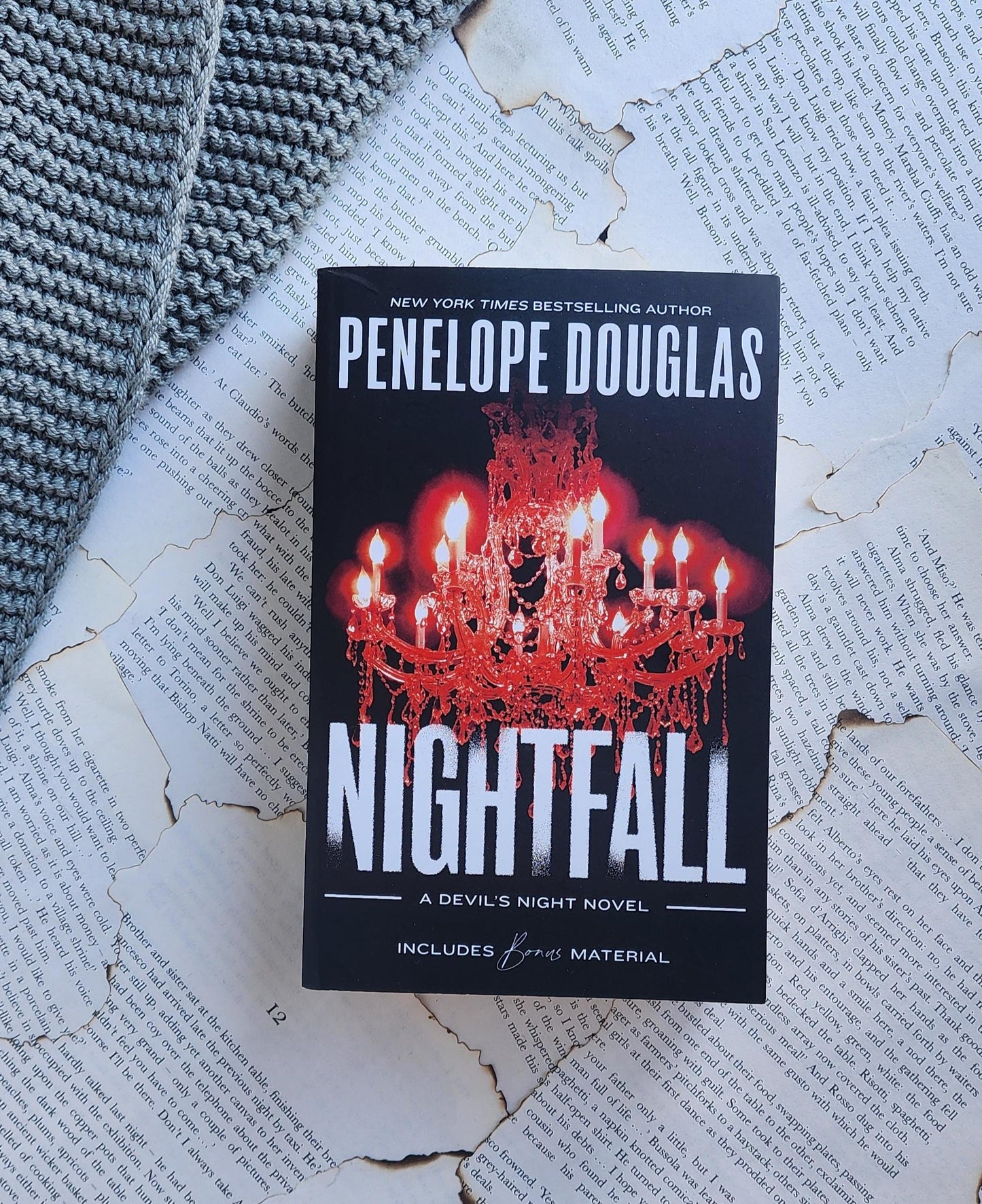 Nightfall - Penelope Douglas (PAPER BACK)