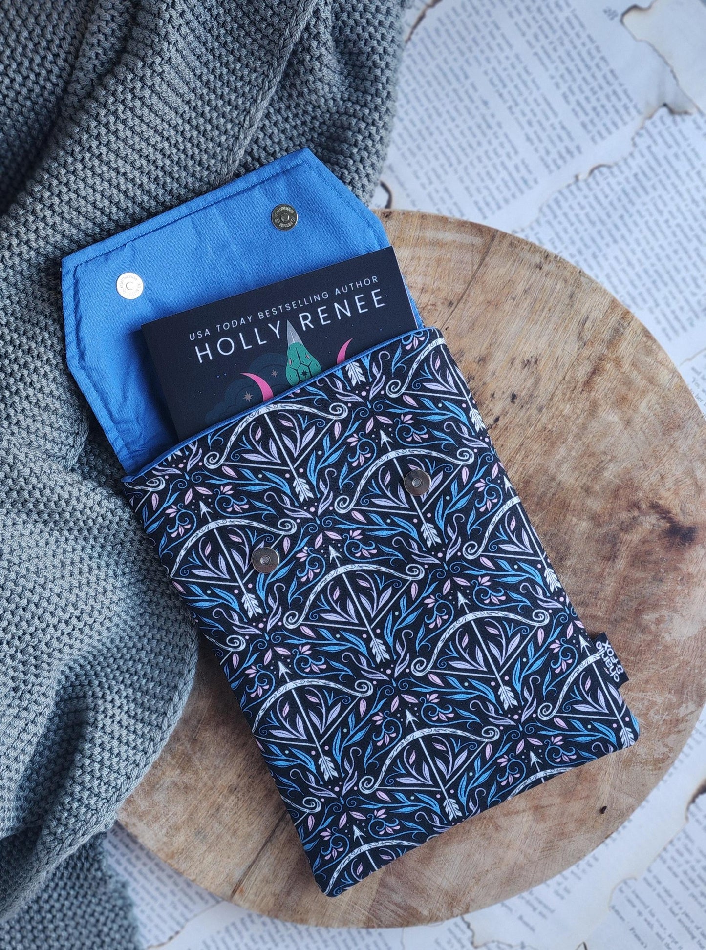Huntress Padded Book Sleeve - Small