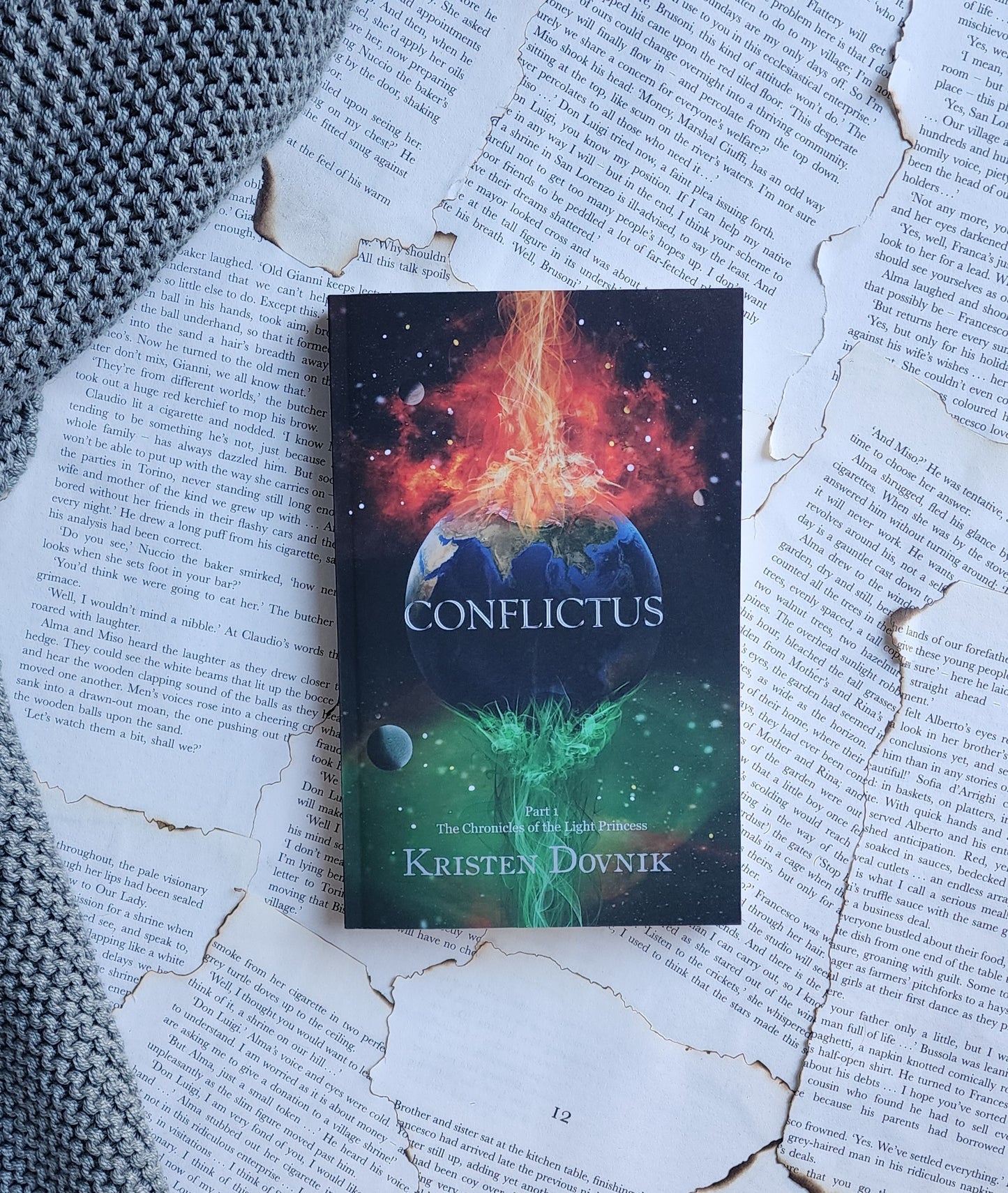 Conflictus (The Chronicles of the Light Princess) - Kristen Dovnik (PAPERBACK)