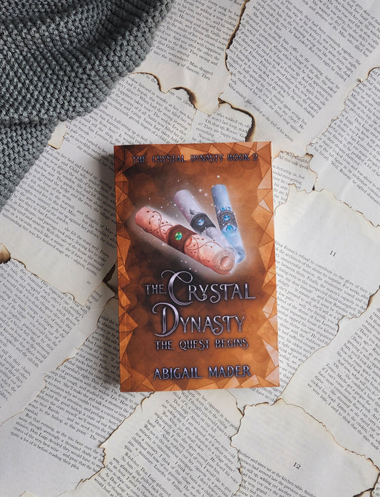 The Crystal Dynasty: The Quest Begins - Abigail Mader (PAPERBACK)